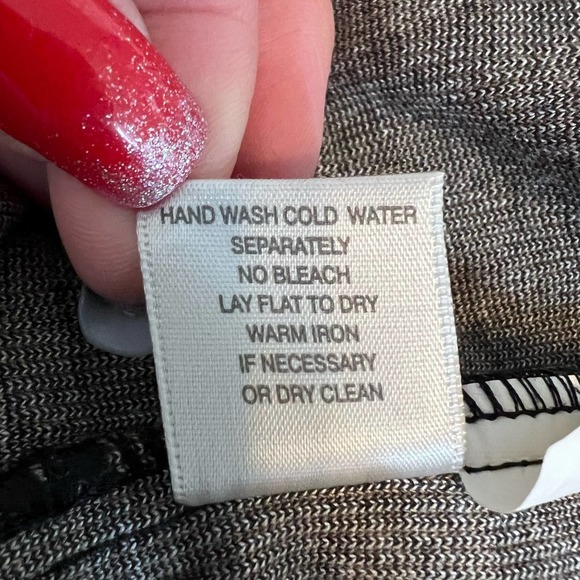 Dress Barn Geometric Pattern Fitted Stretch Knit Dress. Sz. 6. Item #345 - Picture 8 of 8